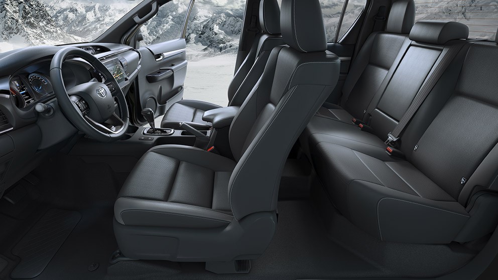 Toyota Corolla Hatchback front interior