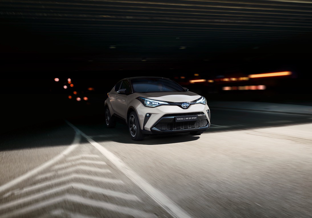 toyota-chr-accordion-safety-01